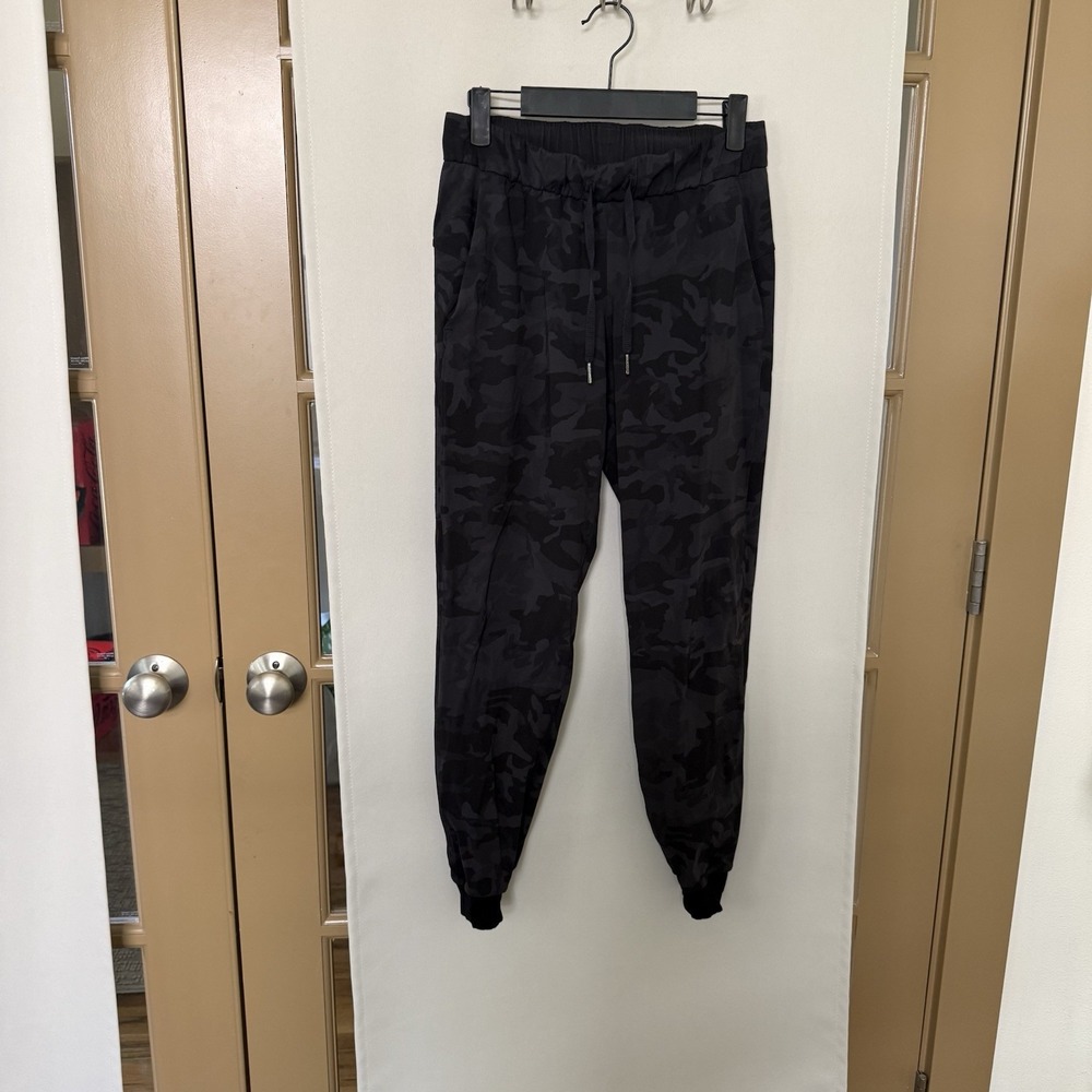 Lululemon Womens 4 Black Grey Camo Scuba High Rise Jogger Athletic Pants Yoga